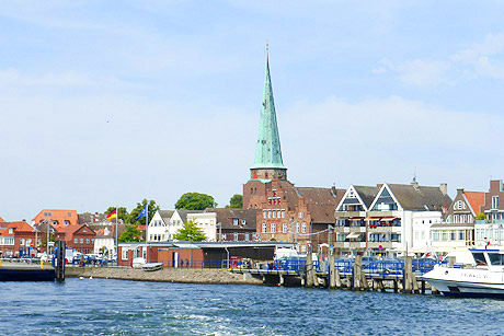 Sonne und Schiffe in Travem&uuml;nde