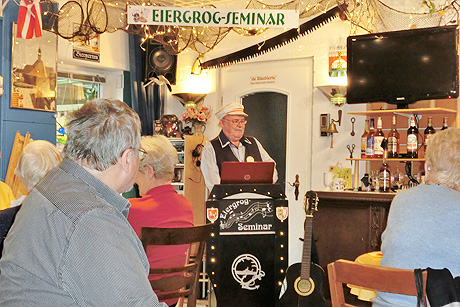 Ein Ausflug nach Wesselburen zum Eiergrogseminar