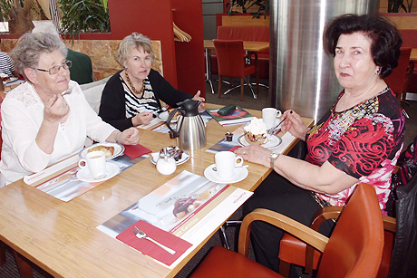 Modellschau und Tour im Flughafen