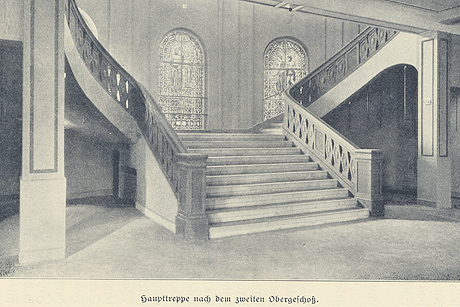 100 Jahre Bildung im Herzen der Stadt