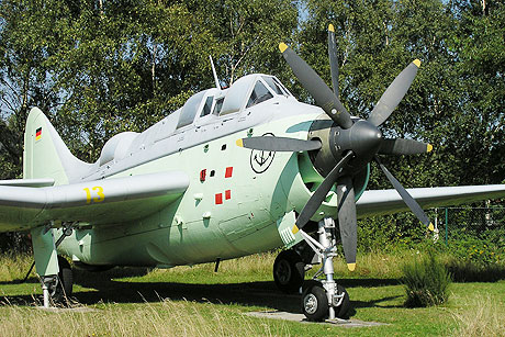 Luftschiffe, Flugzeuge und Hubschrauber im Aeronauticum
