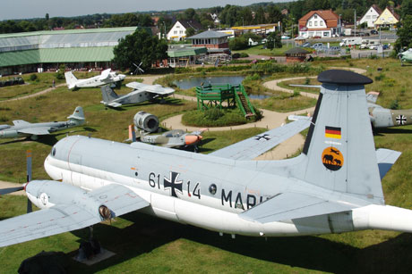 Luftschiffe, Flugzeuge und Hubschrauber im Aeronauticum