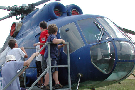 Luftschiffe, Flugzeuge und Hubschrauber im Aeronauticum