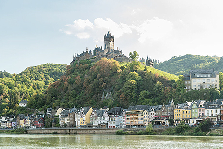 Schl&ouml;sser, Burgen und malerische Weinterrassen
