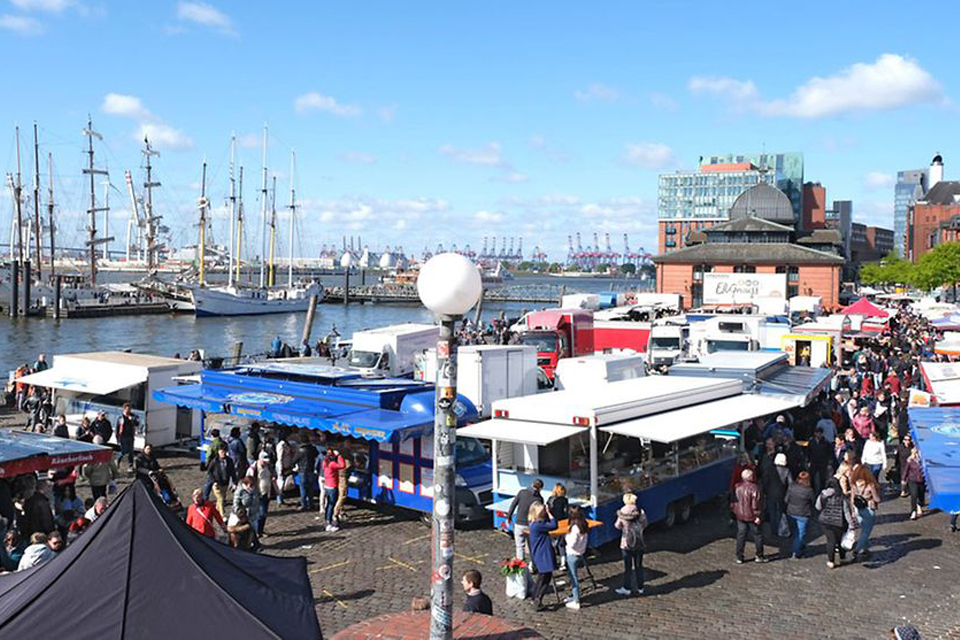 Hamburger Fischmarkt kehrt mit 'Vollaufgebot' zur&uuml;ck