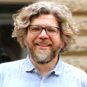 1. Vorsitzender: Dr. Arne Offermanns