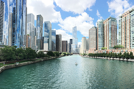 Von der DuSable Bridge überblickt man das Herz Chicagos