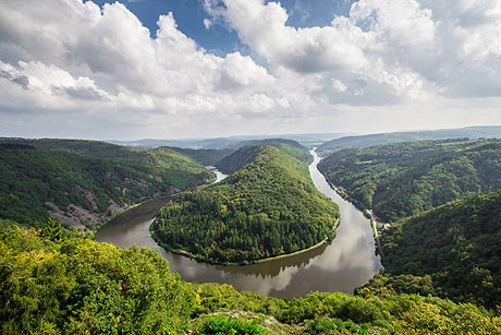 Deutschlands schönste Flussschleife und Wahrzeichen des Saarlands: die Saarschleife, Foto: (c) Pixabay.com