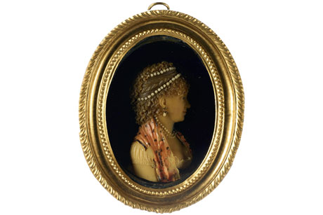 Junge Frau mit Perlenschmuck, um 1790, Foto: (c) Museum für Kunst und Gewerbe Hamburg, Public Domain