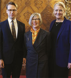 Robert Erhardt, Marina Krauth und Staatsrätin Jana Schiedek beim Senatsempfang im Rathaus, Foto (c) Behörde für Kultur und Medien