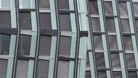 Zu welchem Geb&auml;ude geh&ouml;rt die auf dem Foto abgebildete Fassade?